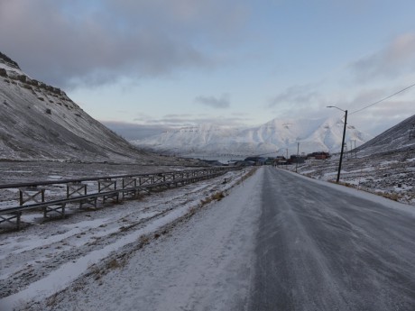 Cesta z Longyearbyenu do Nybyenu