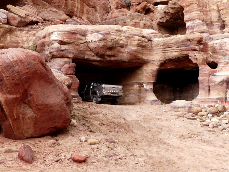 Petra- beduínská garáž