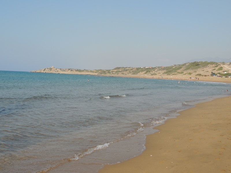 Želví pláž východně od Girne