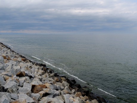 Cesta podél moře k památníku Westerplatte