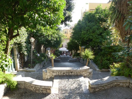 Taormina, cesta k veřejným zahradám