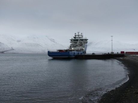 Longyearbyen-městské pláže..
