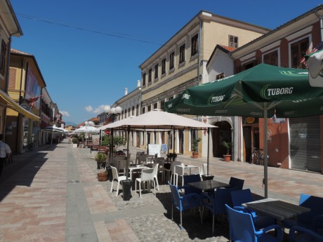 Shkodër-pěší zóny s kávou za 10Kč