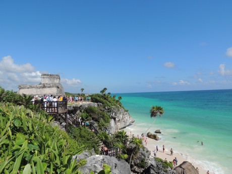 Ruiny, Karibik, pláž...akorát ostatní turisté nám  kazí idylku