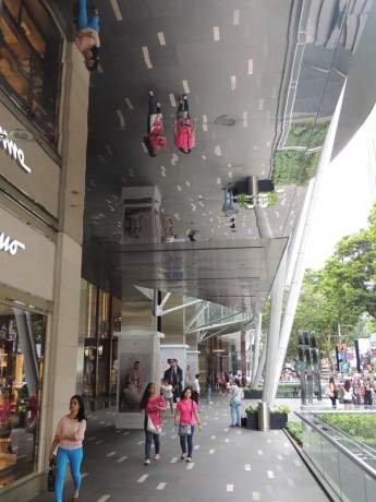 Orchard Road -hlavní nákupní třída Singapuru