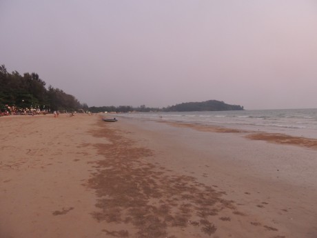 Ko Lanta-naše pláž , cca 3 min pěšky od hotelu