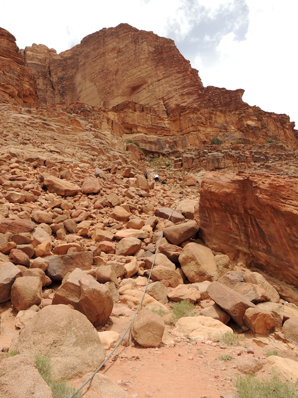 Výstup k pramenu-Wadi rum