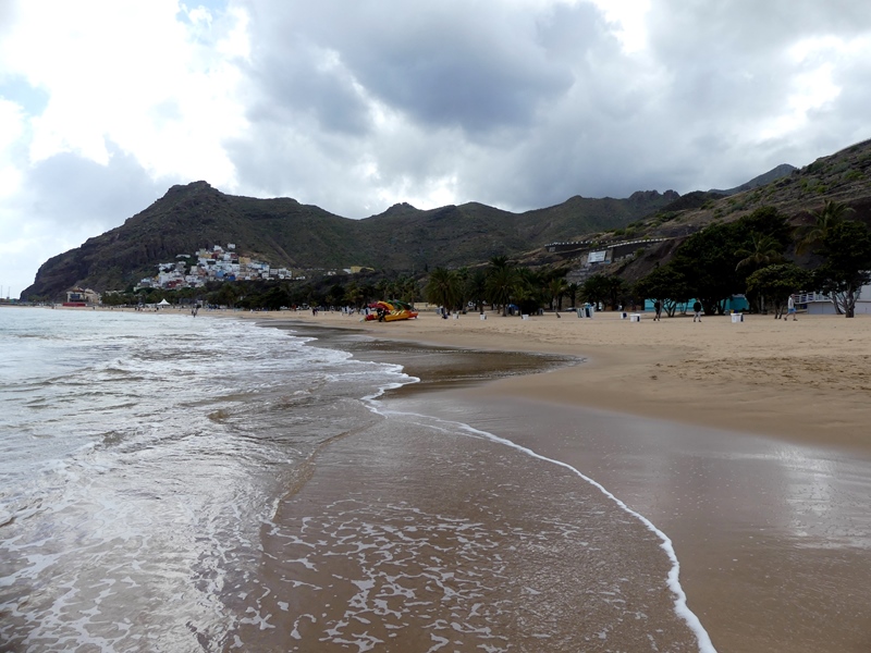 Playa de Las Teresitas v Santa Cruz