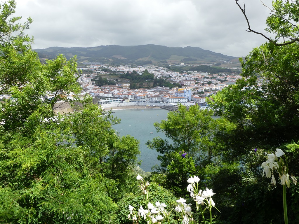 Výhledy na Angru z Monte Brasil