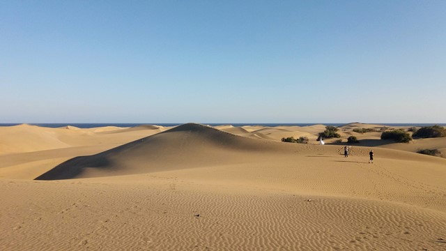 Duny Maspalomas, pohled z vnitrozemí od vyhlídky u hotelu Riu..