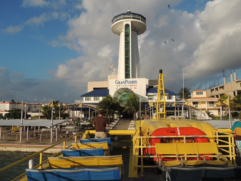 Loď na Isla Mujeres z Cancunu